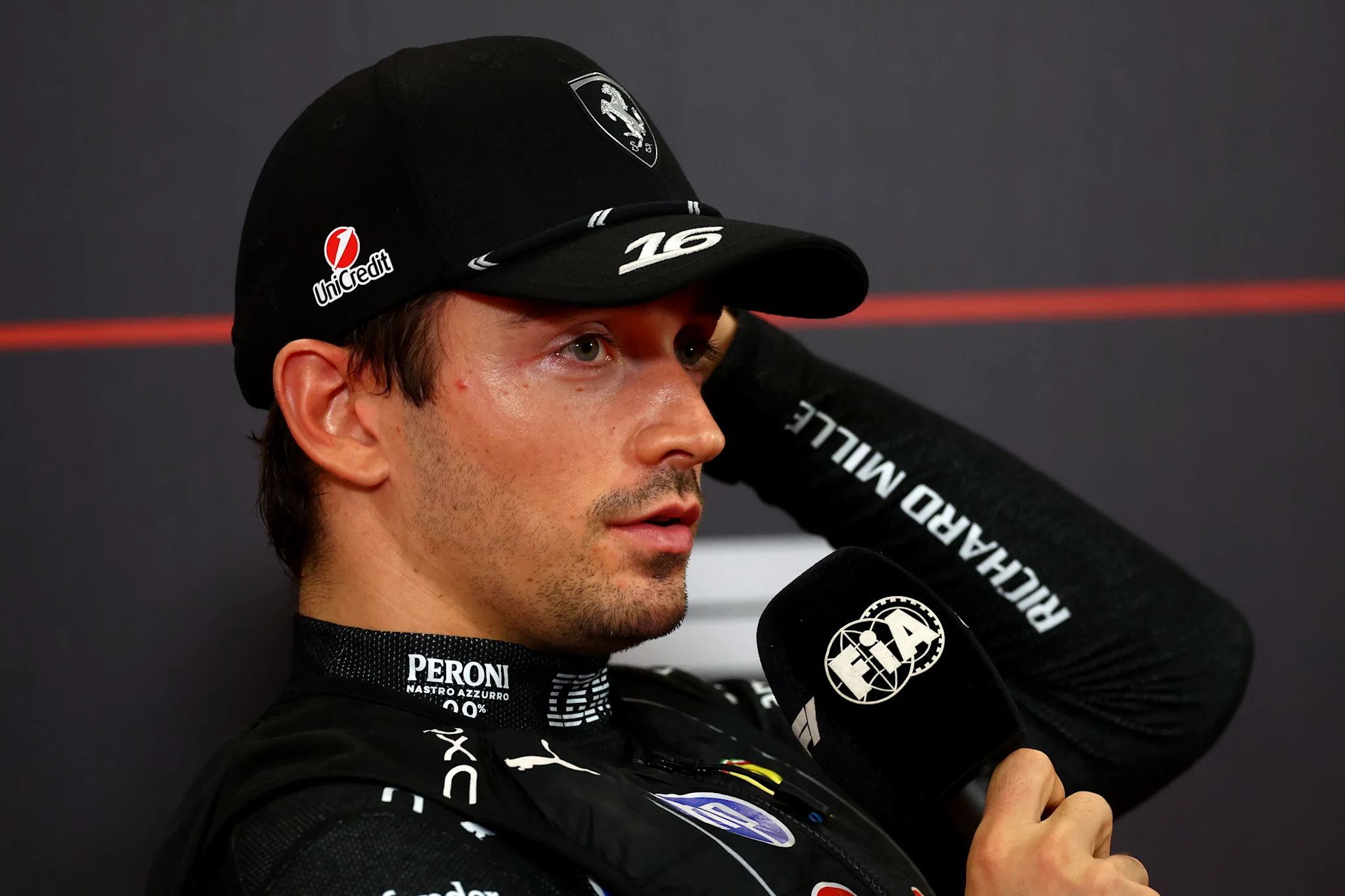 Leclerc se queda a escasa distancia de la pole en Singapur y Hamilton cae al tercer puesto