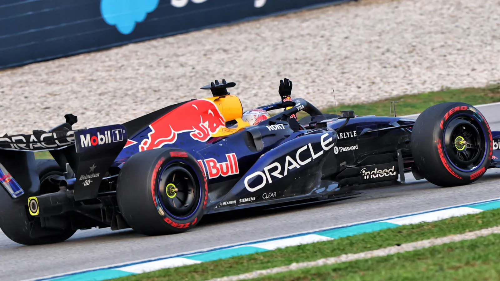 Max Verstappen vence al clima cambiante y a Mercedes en el GP de Bahréin 2026