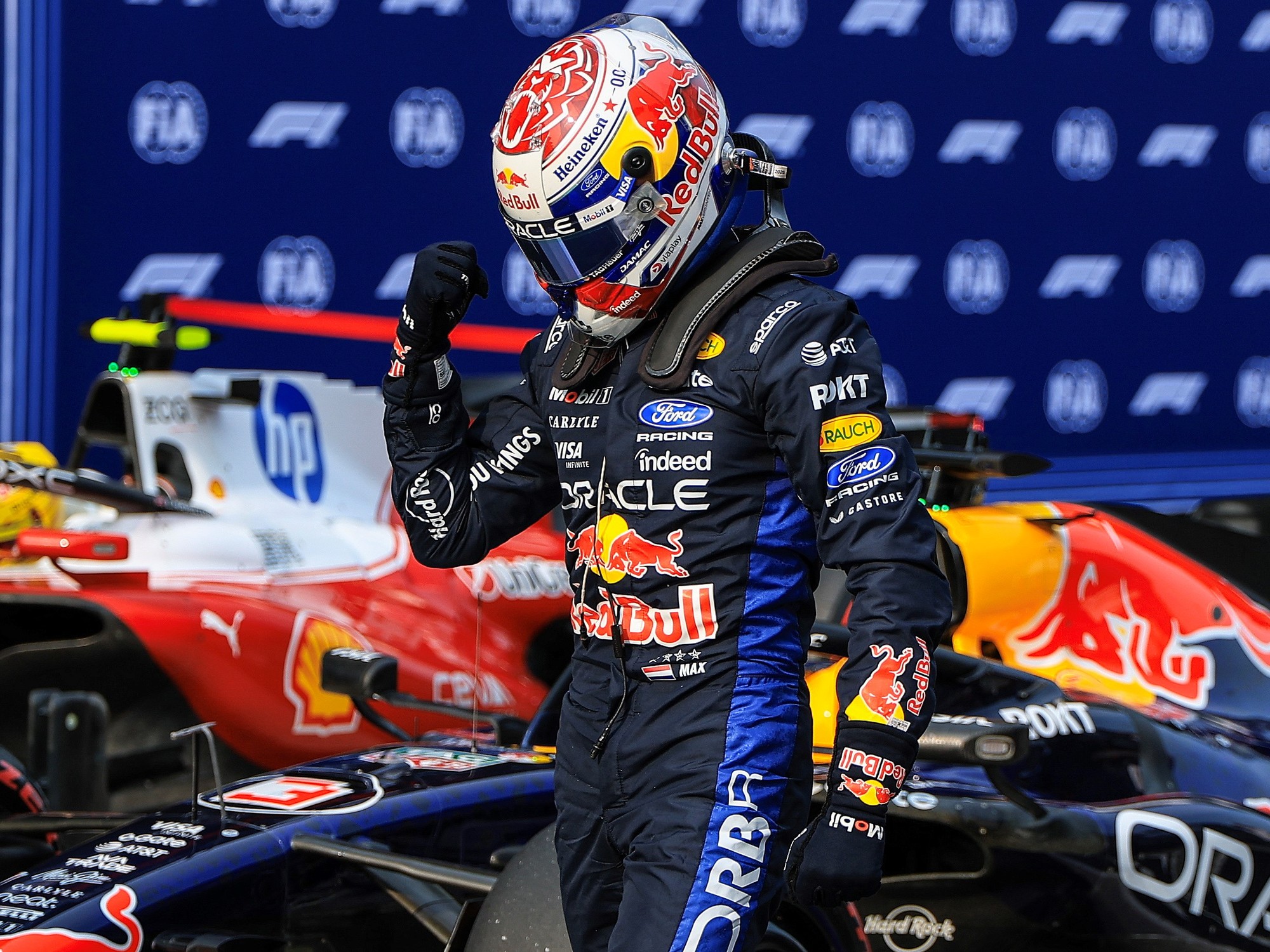 Verstappen y Hamilton en primera fila del GP de Bahréin en Sepang, domingo 4 de octubre