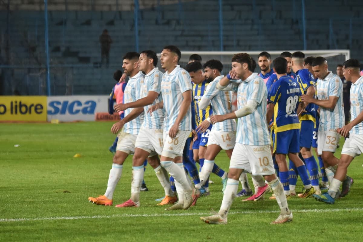 Atlético Tucumán asegura permanencia 2027 pero enfrenta riesgo de descenso por promedios