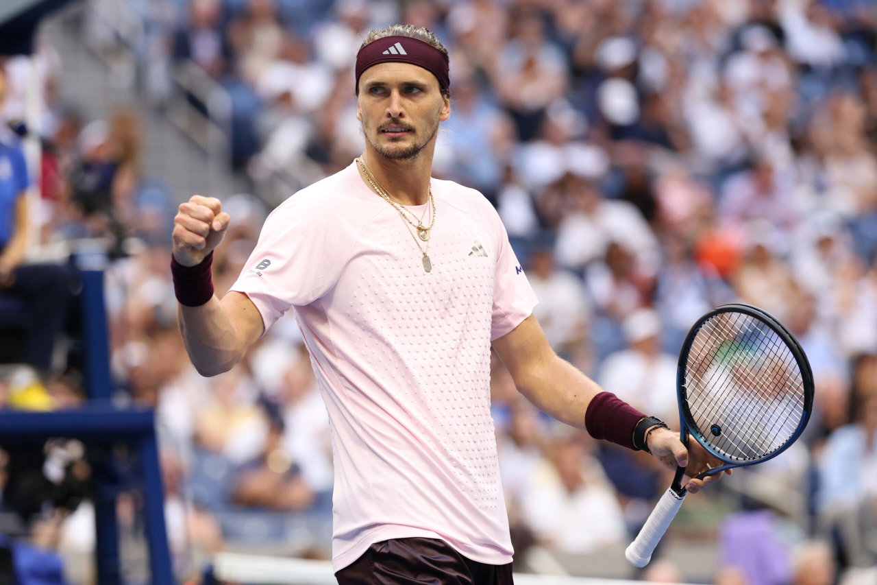Zverev aplasta a Shang 6-0, 6-3 en el China Open y avanza a cuartos de final
