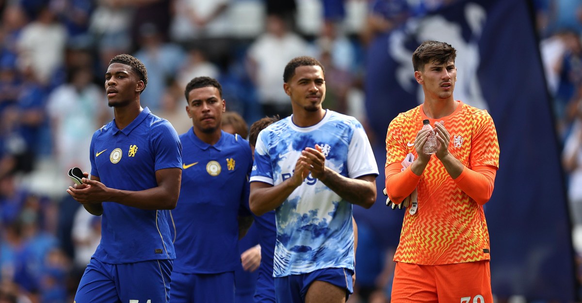 La comunidad de fans de Chelsea preve una alineación con back‑four para enfrentar a Manchester United