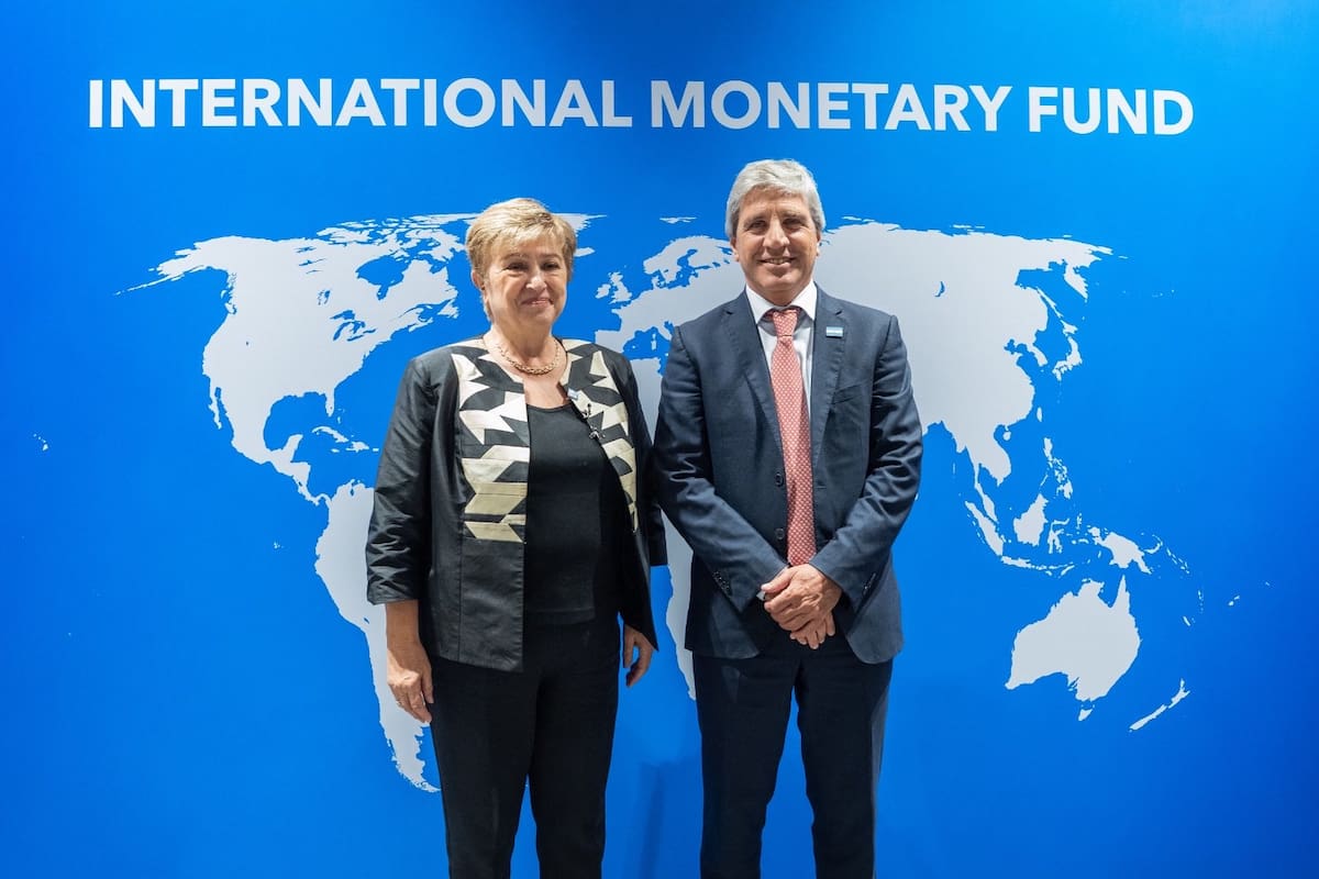 Georgieva afirma que Argentina pagará al FMI por adelantado y Caputo responde con "Te vas a sorprender"