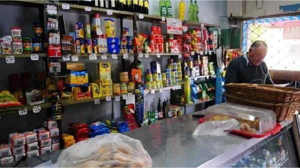 Almacenes de barrio adaptan su oferta ante la caída del consumo y el regreso del fiado
