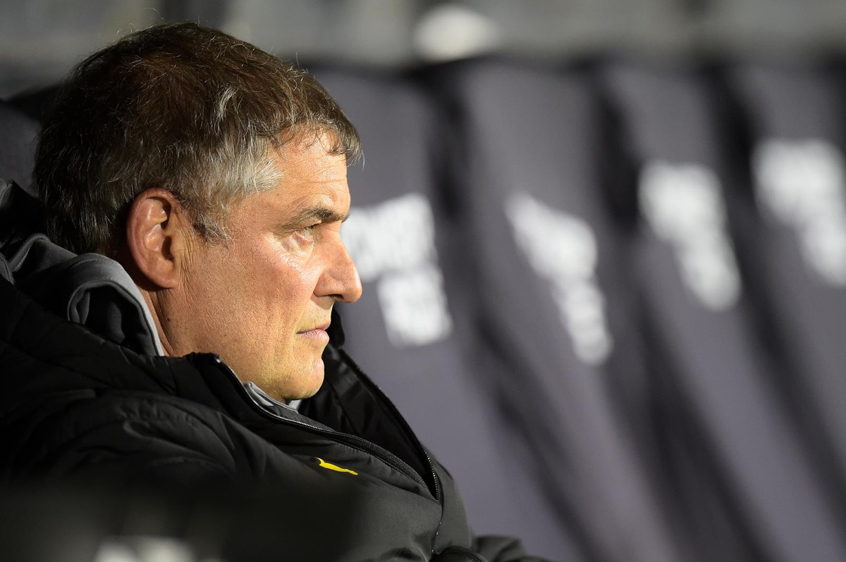 Aguirre elogia victoria de Peñarol ante Racing y discute crítica del periodista